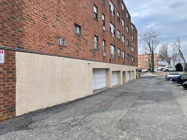 100 Clinton Avenue 4P, Mineola, NY 11501