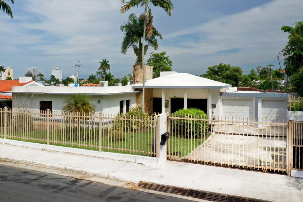. J STREET 3, Guaynabo, PR 00966