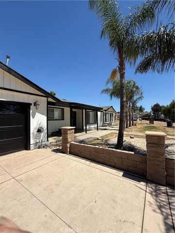 18560 Haines, Perris, CA 92570