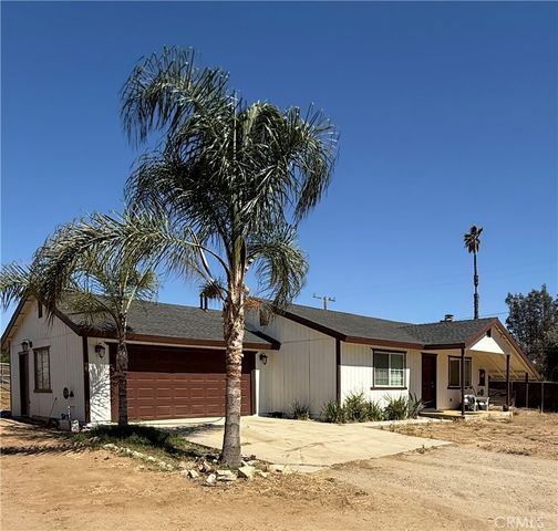 18560 Haines, Perris, CA 92570