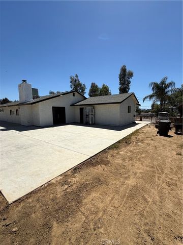 18560 Haines, Perris, CA 92570