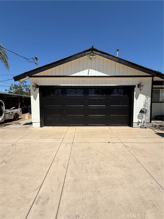 18560 Haines, Perris, CA 92570