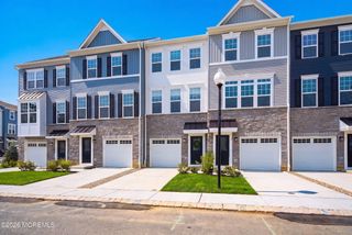 5 Pelham Lane, Bayville, NJ 08721