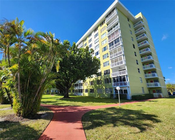 4400 Hillcrest Drive 404, Hollywood, FL 33021