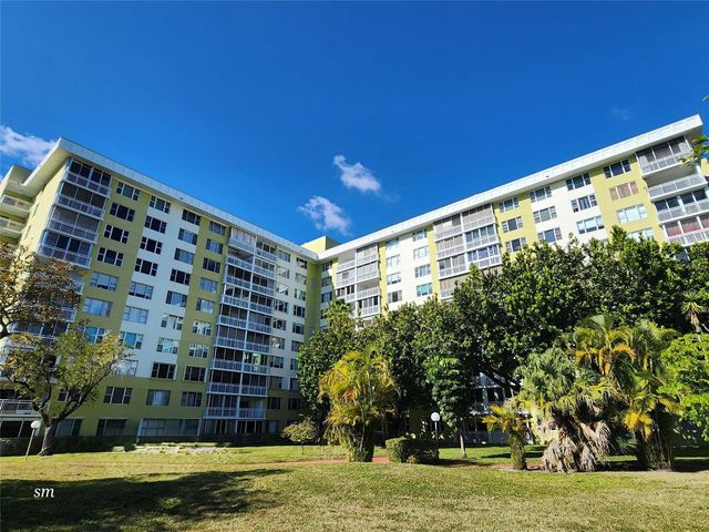 4400 Hillcrest Drive 404, Hollywood, FL 33021