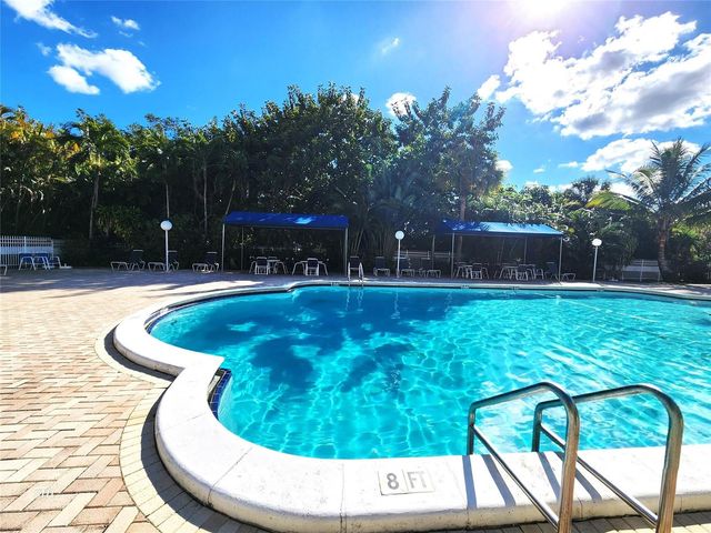 4400 Hillcrest Drive 404, Hollywood, FL 33021