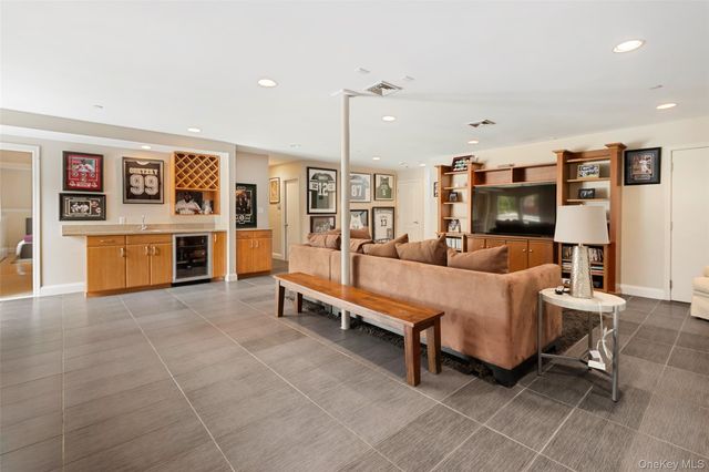 33 Hillandale Road, Rye Brook, NY 10573