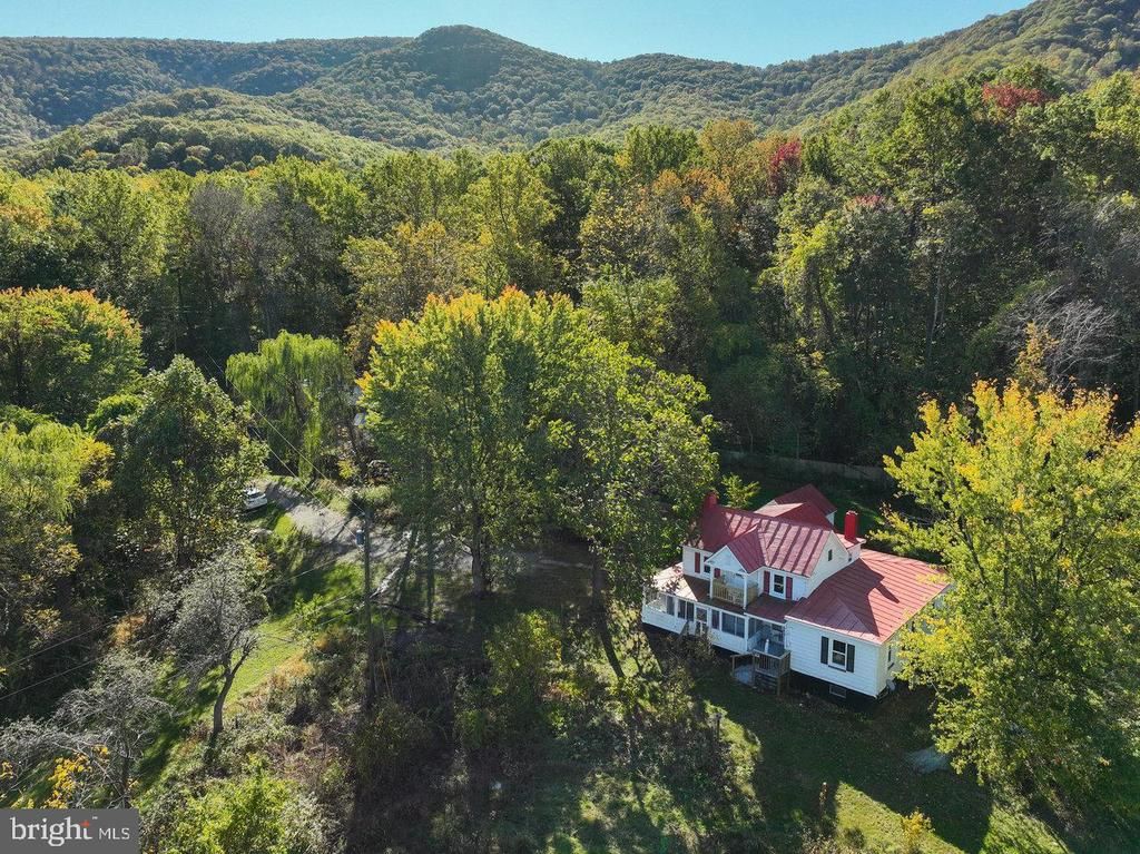 228 BLACK BEAR LN, Stanley, VA 22851