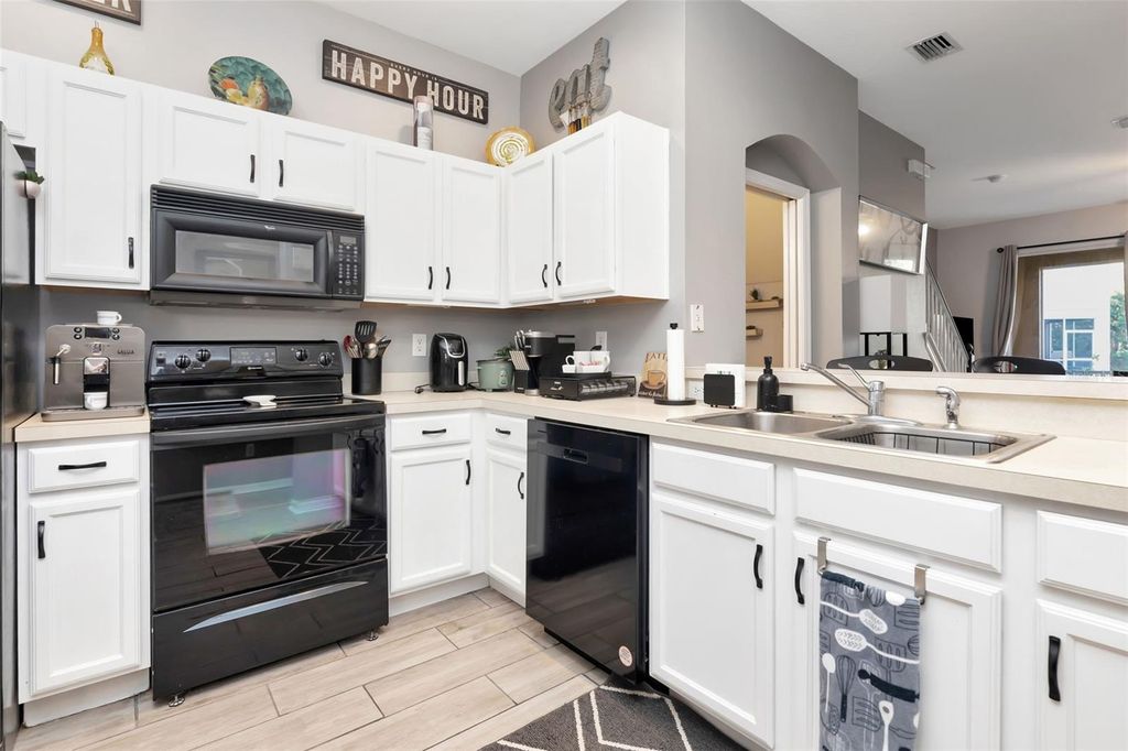 Image 7 of property listing at 10033 TRANQUILITY WAY, Tampa, FL 33625