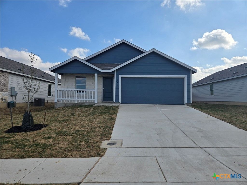 168 Wolf Crest Boulevard, Seguin, TX 78155
