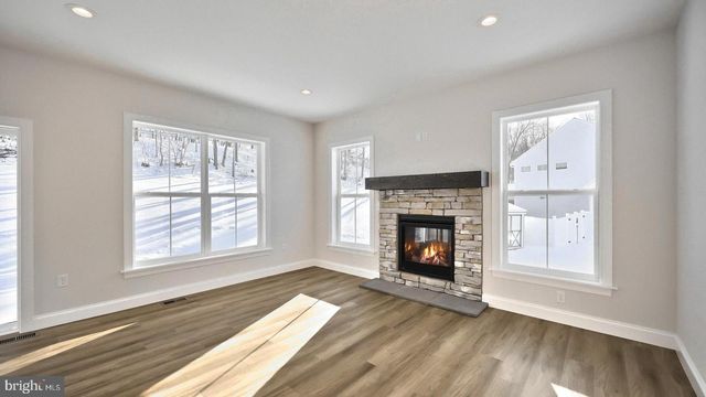 148 FORGE DR, Lebanon, PA 17042