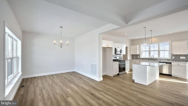 148 FORGE DR, Lebanon, PA 17042