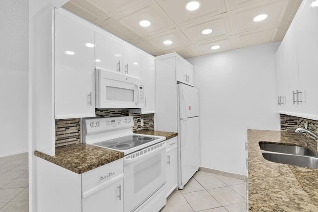 2043 Cornwall C 2043, Boca Raton, FL 33434