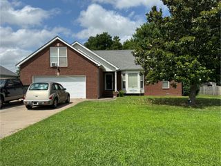 847 Isaac Dr, Clarksville, TN 37040