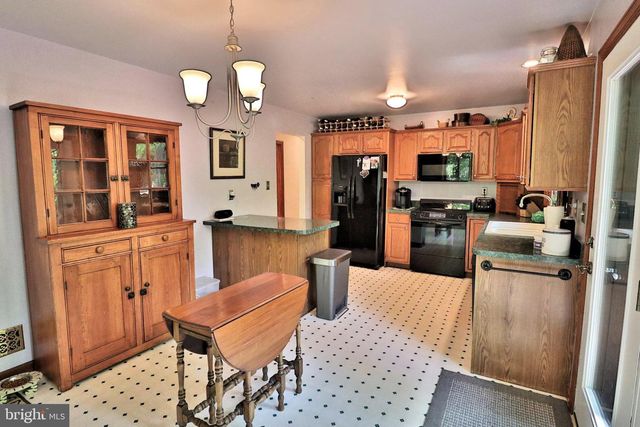 94 N TANGLEWOOD DR, Quarryville, PA 17566