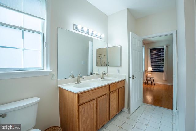 40 SAGEBRUSH LN, Langhorne, PA 19047