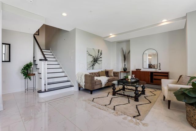 50 W Broad Street, 3602, Columbus, OH 43215