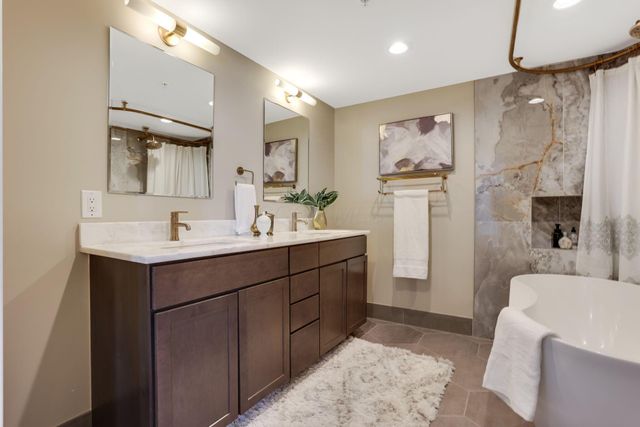 50 W Broad Street, 3602, Columbus, OH 43215