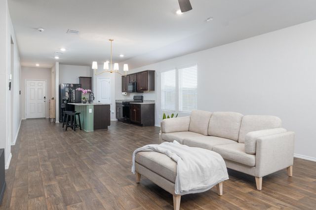 105 Black Wolf RUN, San Marcos, TX 78666