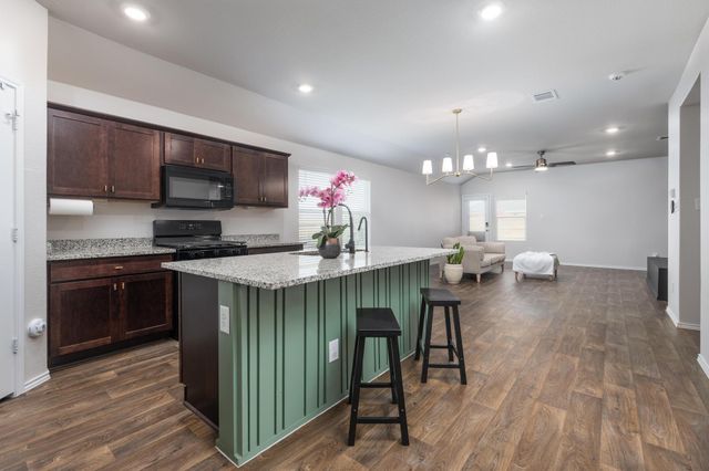 105 Black Wolf RUN, San Marcos, TX 78666