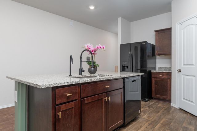 105 Black Wolf RUN, San Marcos, TX 78666