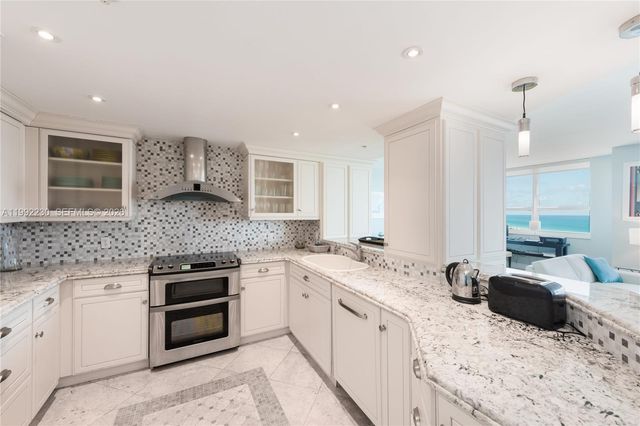 90 Alton Rd PH3309, Miami Beach, FL 33139