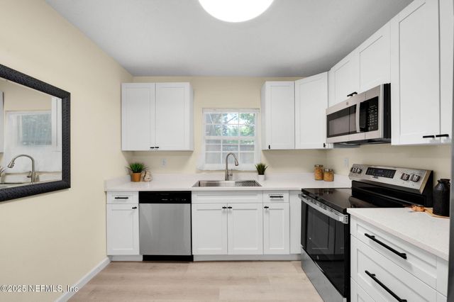 3518 BROADWAY Avenue, Jacksonville, FL 32254