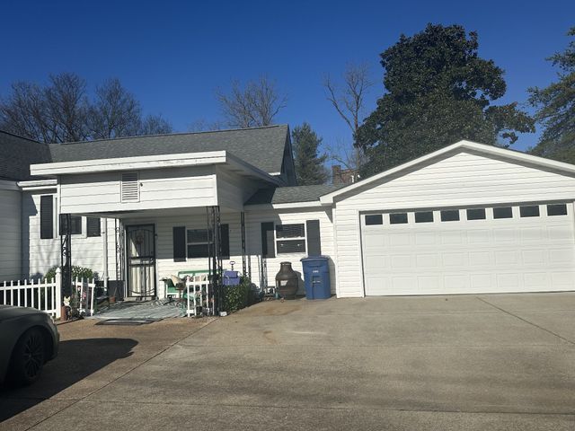 506 N Main St, Mount Pleasant, TN 38474