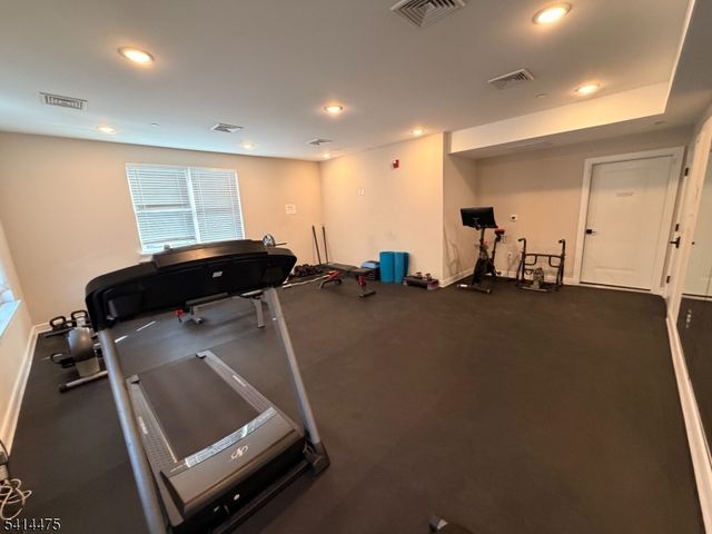 974 Summit Ave 401, Jersey City, NJ 07307