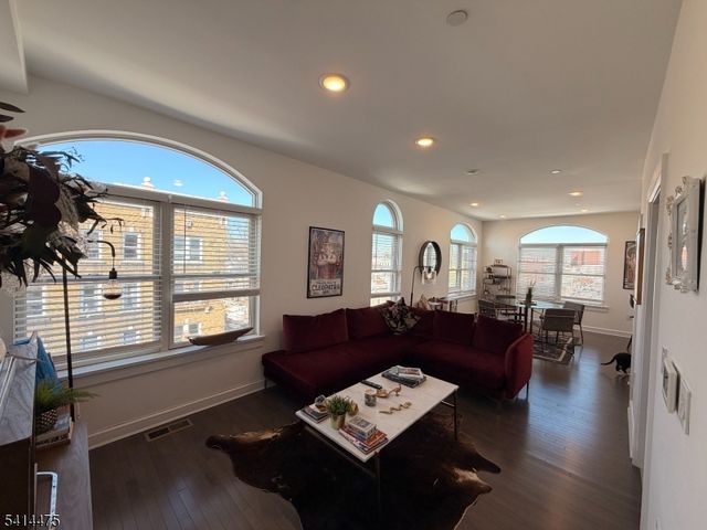 974 Summit Ave 401, Jersey City, NJ 07307