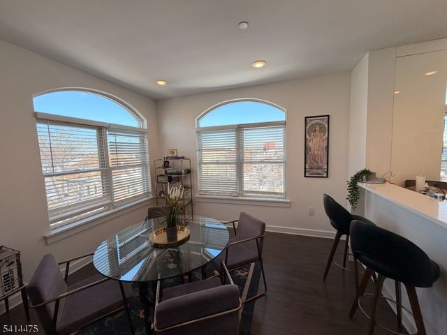 974 Summit Ave 401, Jersey City, NJ 07307