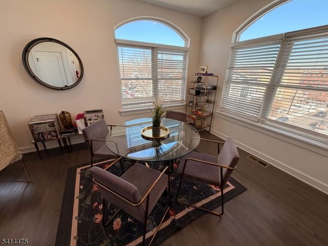 974 Summit Ave 401, Jersey City, NJ 07307