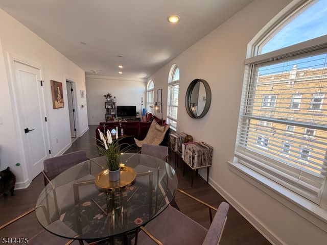 974 Summit Ave 401, Jersey City, NJ 07307