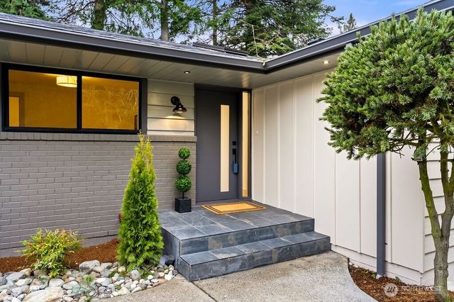 16858 76th Avenue W, Edmonds, WA 98026