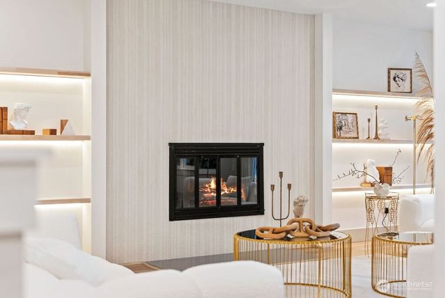 16858 76th Avenue W, Edmonds, WA 98026