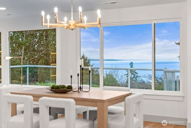 16858 76th Avenue W, Edmonds, WA 98026