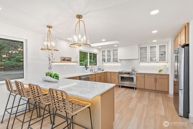 16858 76th Avenue W, Edmonds, WA 98026