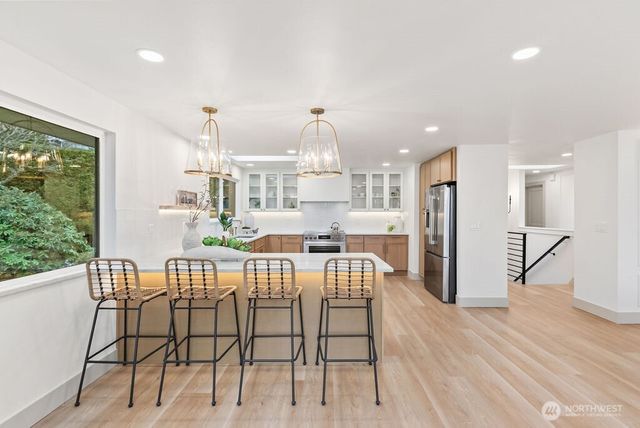 16858 76th Avenue W, Edmonds, WA 98026