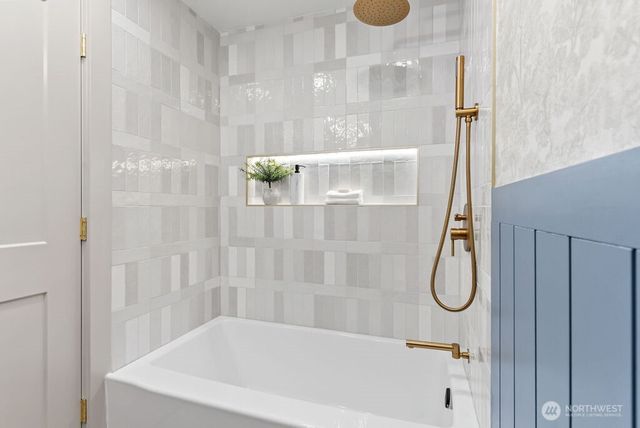 16858 76th Avenue W, Edmonds, WA 98026