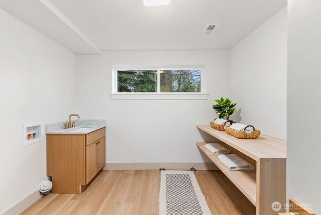 16858 76th Avenue W, Edmonds, WA 98026