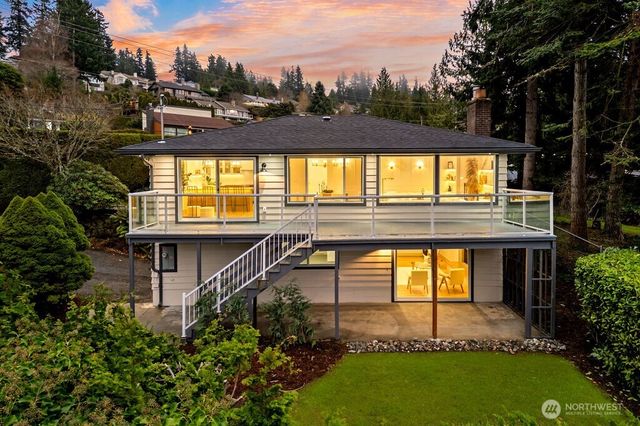 16858 76th Avenue W, Edmonds, WA 98026