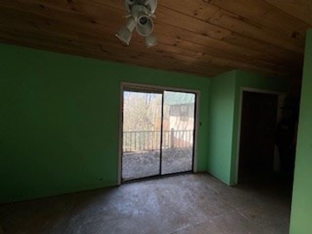 216 Holly Hill Drive, Blairsville, GA 30512