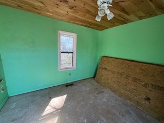 216 Holly Hill Drive, Blairsville, GA 30512