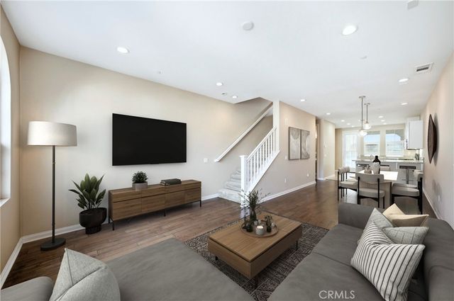 810 E Promenade C, Azusa, CA 91702