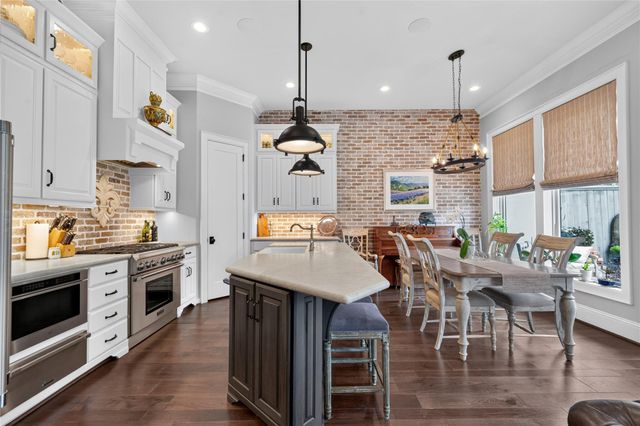 1513 Cunningham Parc Lane, Houston, TX 77055