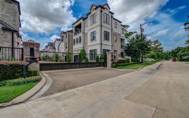 1513 Cunningham Parc Lane, Houston, TX 77055