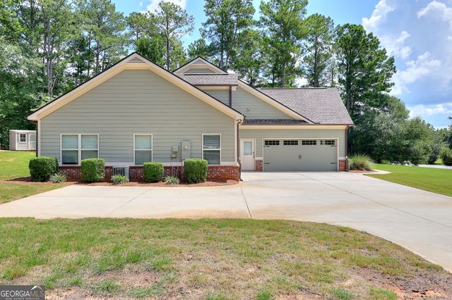 1414 Maple Cove Lane, Loganville, GA 30052