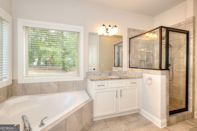 1414 Maple Cove Lane, Loganville, GA 30052