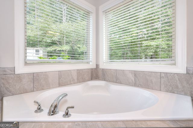1414 Maple Cove Lane, Loganville, GA 30052
