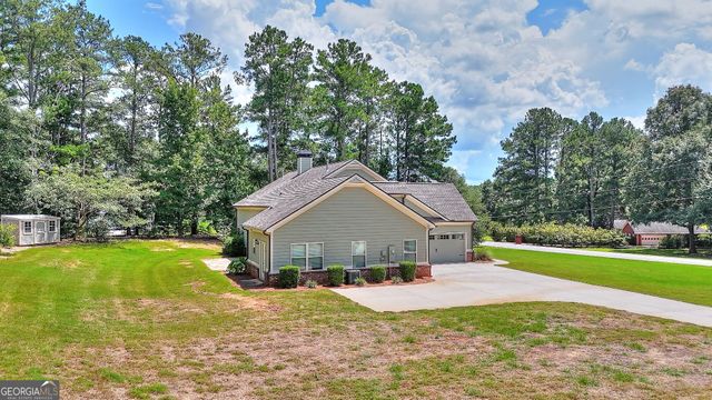 1414 Maple Cove Lane, Loganville, GA 30052